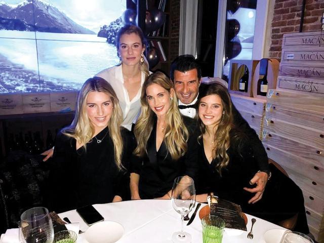 星空电竞app-菲戈仨闺女美艳如花 大女儿跟西班牙国王表弟拍拖